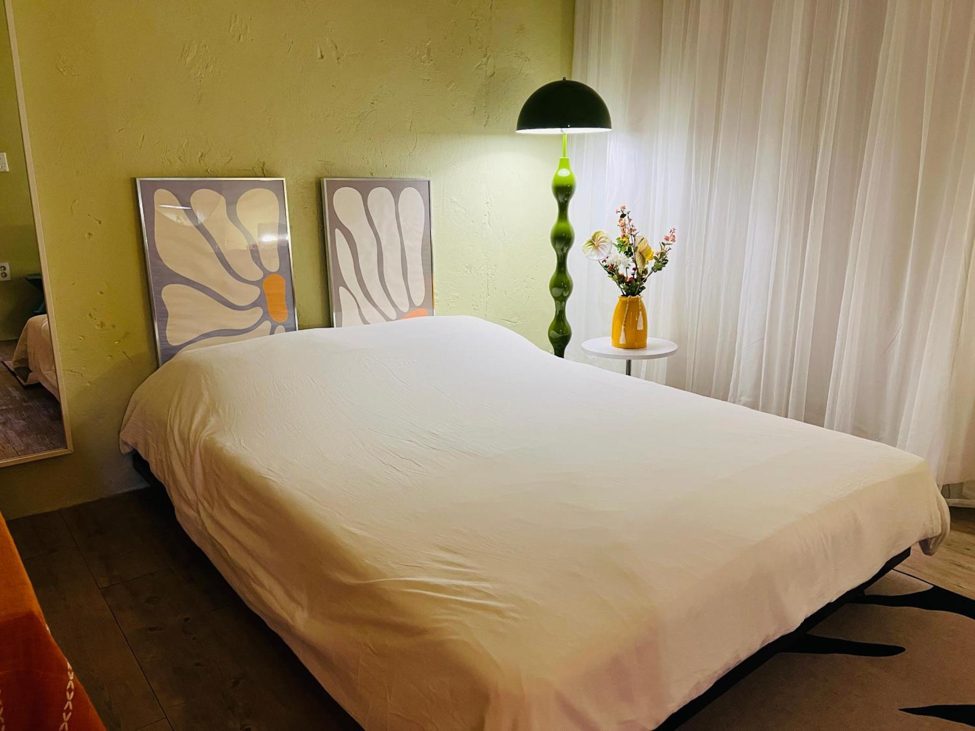 Apartment Villasis - Our Oasis In Hot Hongdae 301 Or 401 Seoul